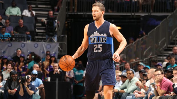 chandler-parsons-mavericks-knee-surgery.jpg
